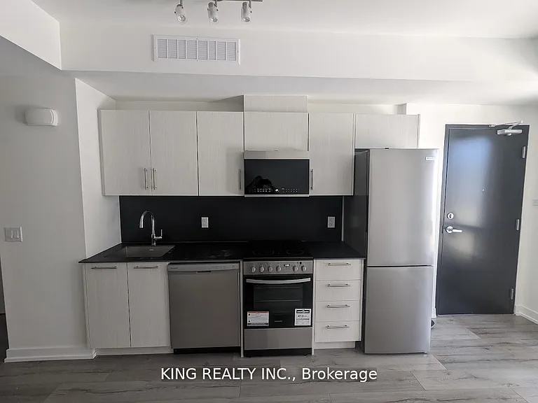 871 Sheppard Ave W #35 — Photo 6