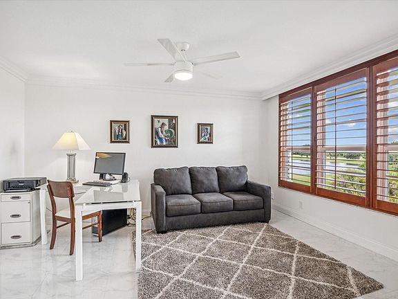 5th image of 806 Cypress Boulevard #402