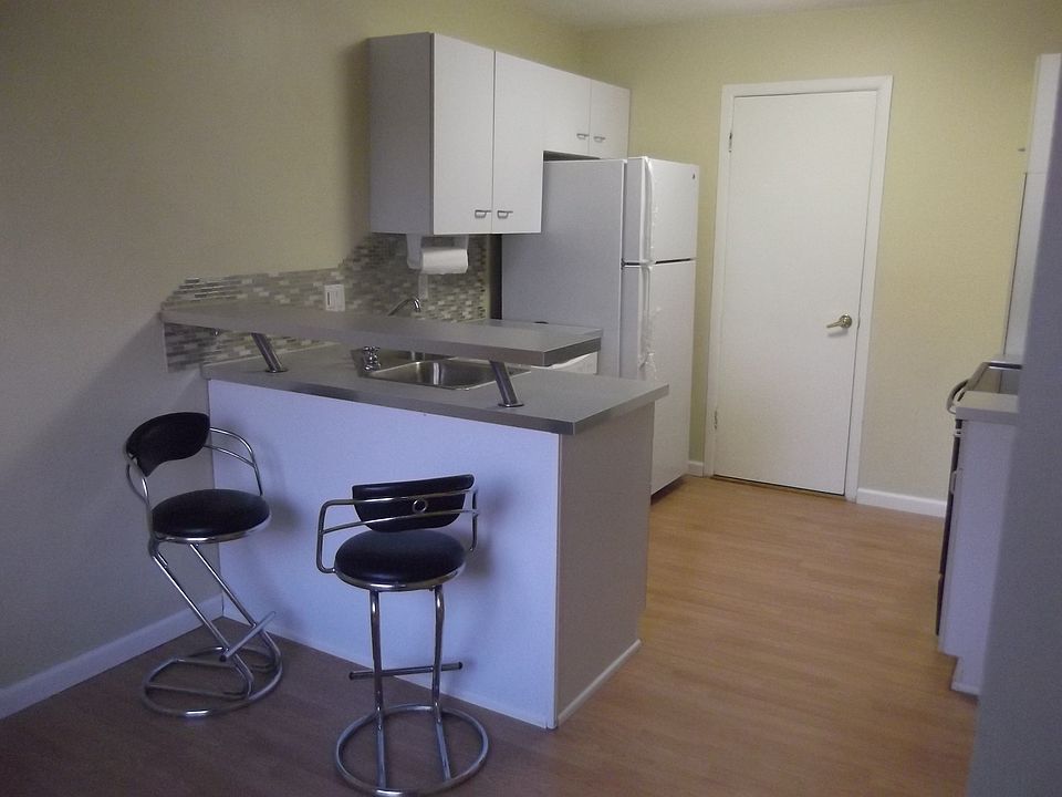 1st image of 115 Halifax St