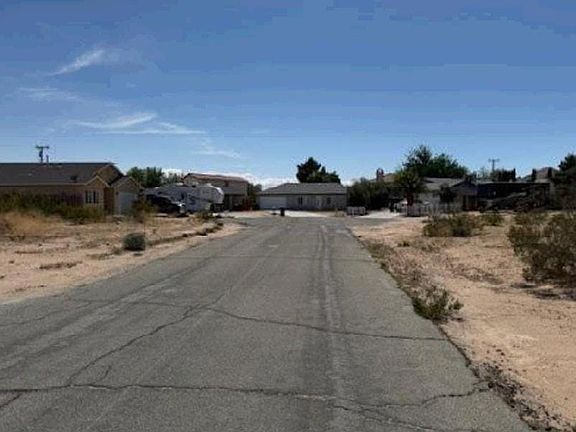 5th image of 21640 Garibaldi Ct