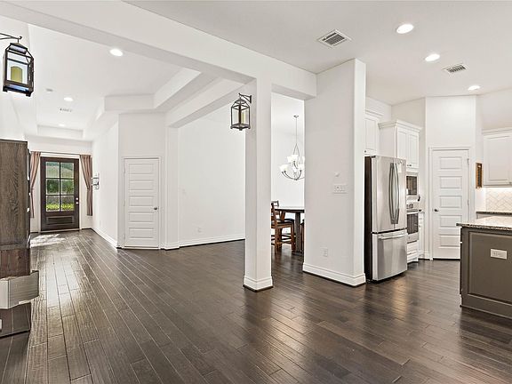 2nd image of 106 Capriccio Ln