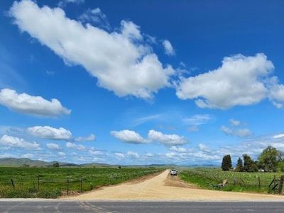 (Undisclosed Address), Clovis, CA, 93619