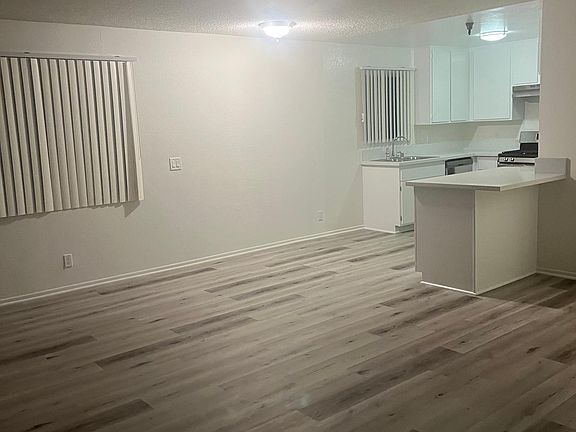 4th image of 14118 Cordary Ave #A