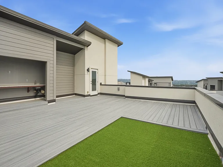 Your own rooftop escape_absolutely private with wide-open skies, stunning views, and constant breezes. Relax, unwind, and enjoy life above it all.
