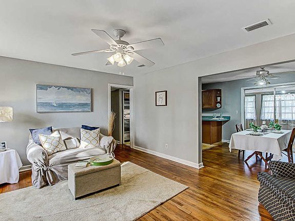 3rd image of 3724 Sudbury Ave