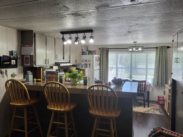 7001 Rogue River Hwy Space 23, Grants Pass, OR 97527