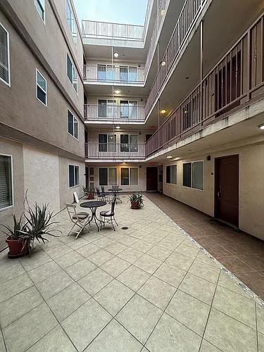 709-711 YALE ST/700 N. HILL PL LOS ANGELES, CA 90012 Photo 1