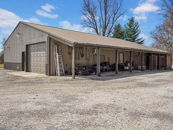 2nd image of 525 Boone Ln
