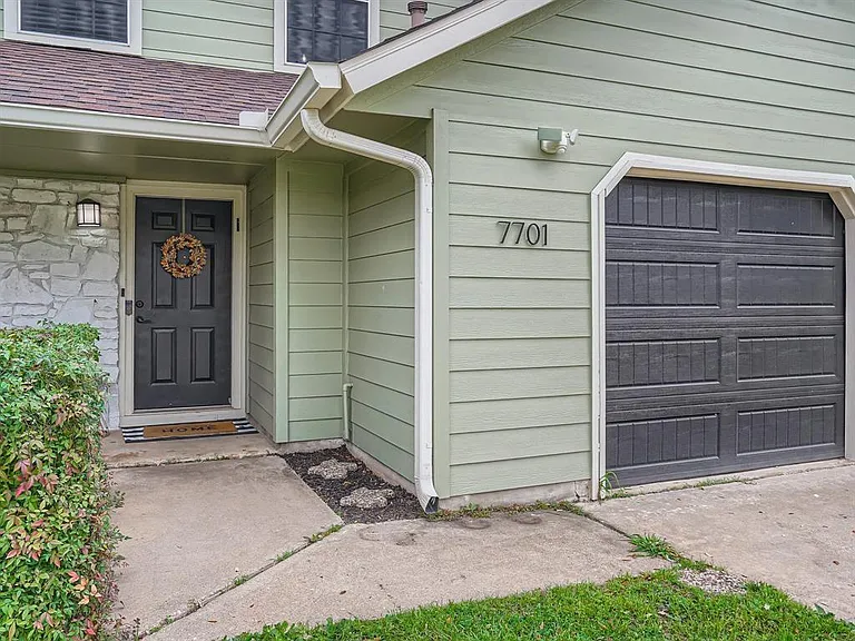 7701 Copano Dr — Photo 3