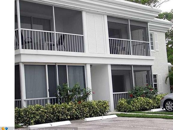 3rd image of 6385 Bay Club Dr APT 4