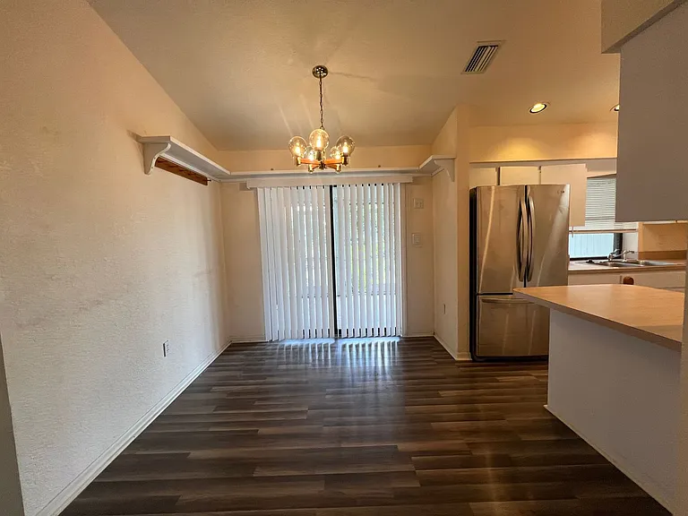18090 Avonsdale Cir — Photo 10