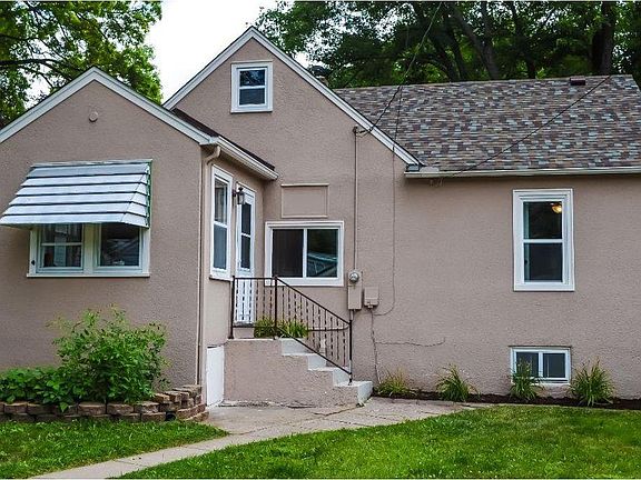 Very private back yard with many perr