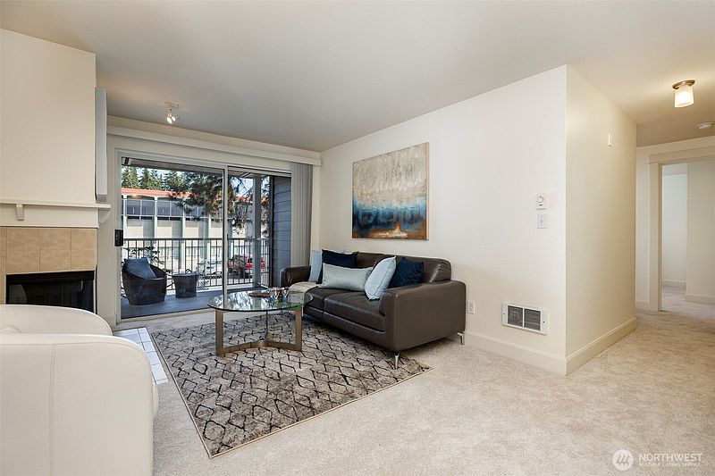 4th image of 300 N 130th Street #7105