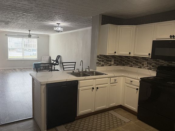 5th image of 241 S Irwin St Unit 2