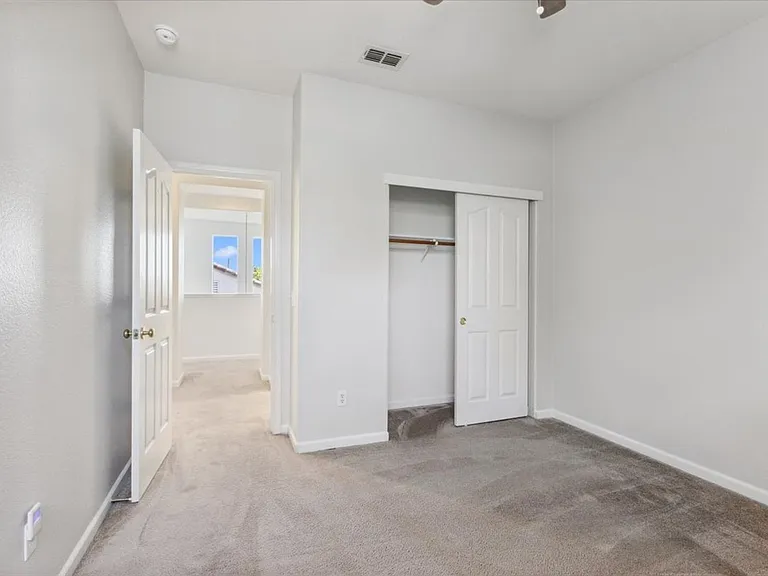 5409 Banfield Dr — Photo 20