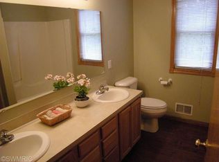2707 140th Ave, Dorr, MI 49323