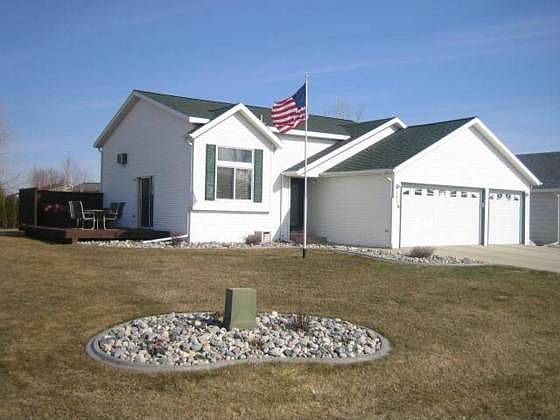 1st image of 3718 Village Green Cir