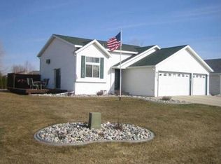 3718 Village Green Cir, Moorhead, MN 56560
