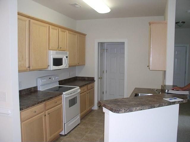 2nd image of 2021 Silvercrest Dr Unit C