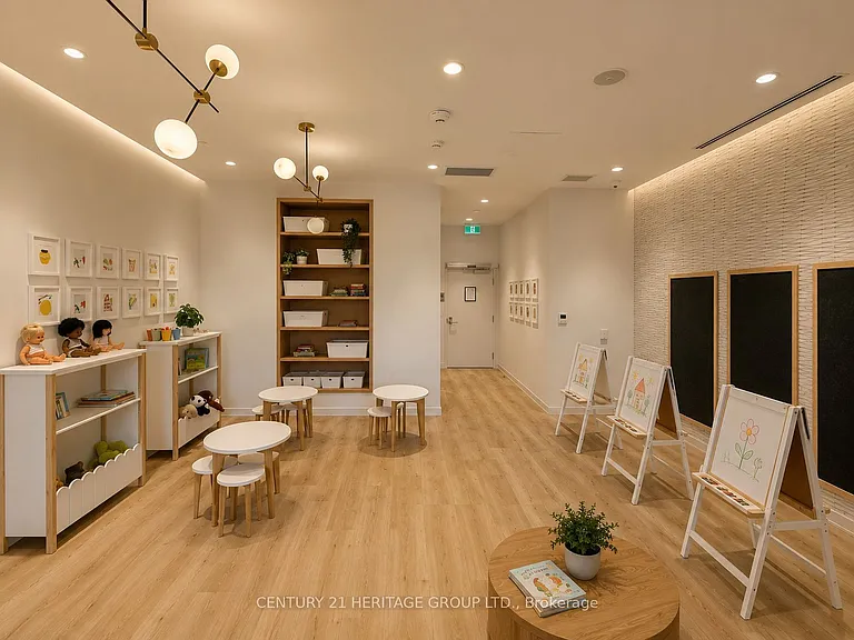 6 Chartwell Rd #403 — Photo 3