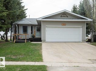 5116 51st Ave, High Prairie, AB T0G 1E0