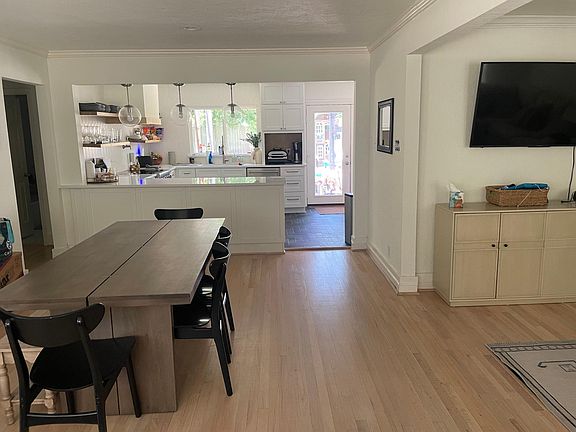 3rd image of 3011 Carlford Cir