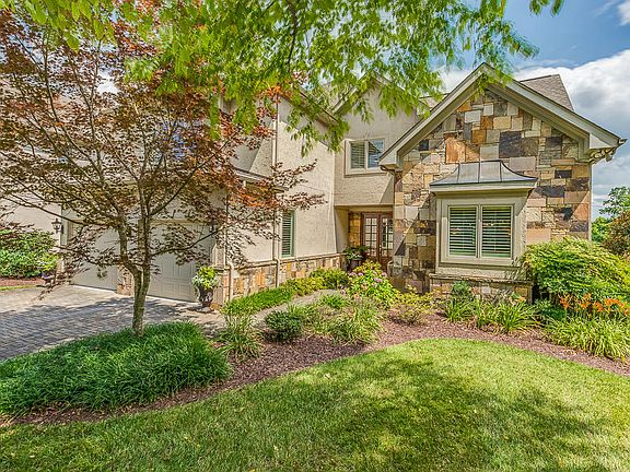 2nd image of 174 Casa Di Lago Way
