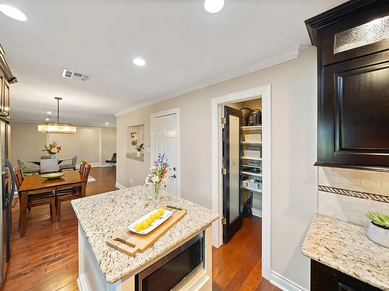 2523 Droxford Dr — Photo 17
