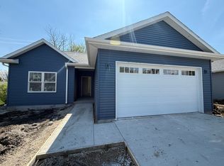 405 E Larmon St, Tolono, IL