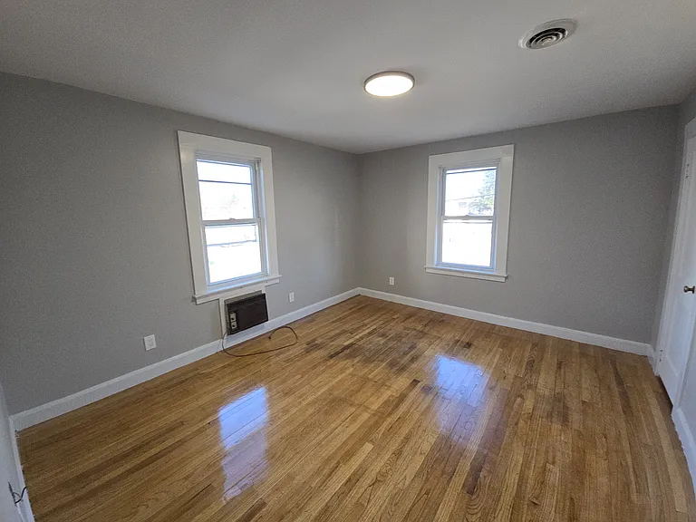 1080 Montgomery St #2 — Photo 5