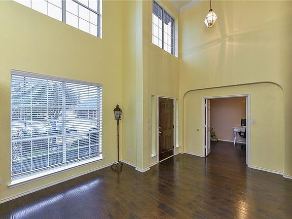 5th image of 2311 Merlin Dr