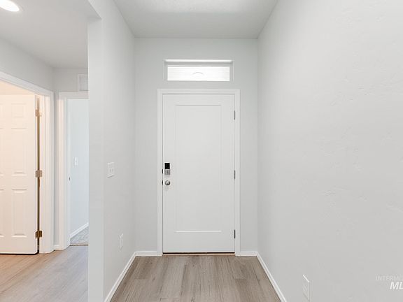 3rd image of 1656 SW Besra Dr