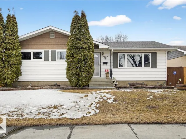 9227 168th St NW, Edmonton, AB T5R 2V8