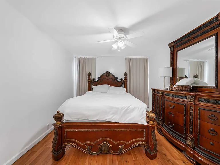 23 E 51st St #1 — Photo 11
