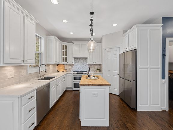 2nd image of 209 Plyersmill Rd