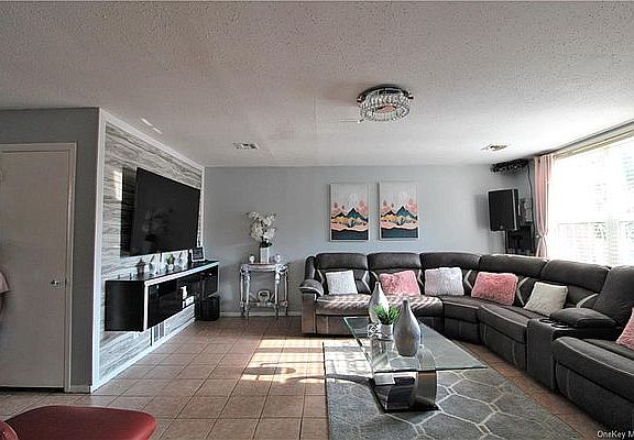 3rd image of 1216 Vyse Ave #1