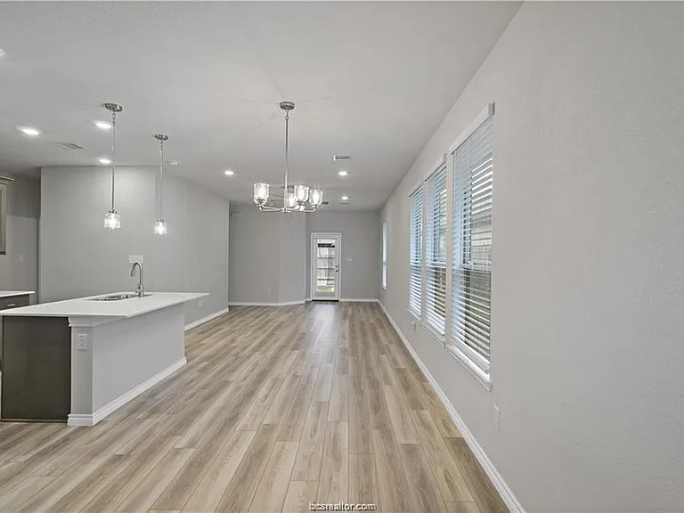 827 Mineral Wells Ln — Photo 12