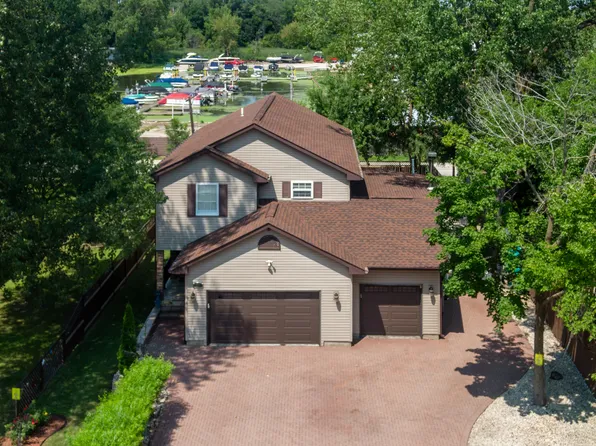 10 Matts Rd, Fox Lake, IL 60020