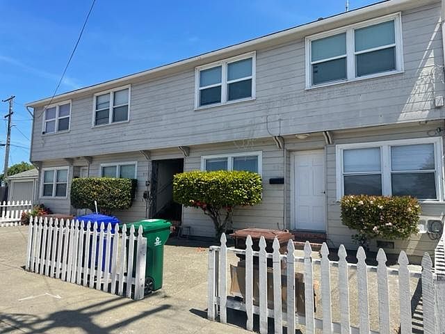 1st image of 902 24th St #902