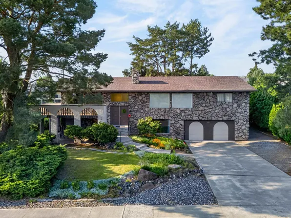 131 Englewood Dr, Richland, WA 99352