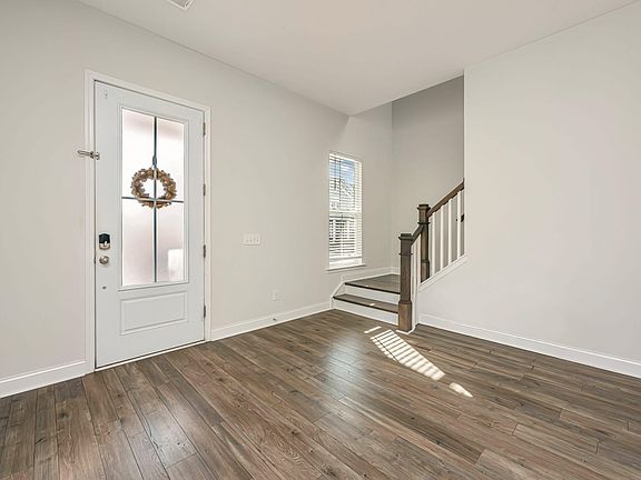 5th image of 102 Arrowwood Way