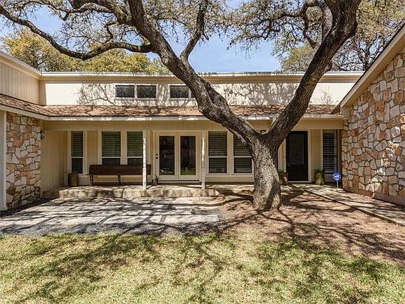 3rd image of 11002 Spicewood Club Dr