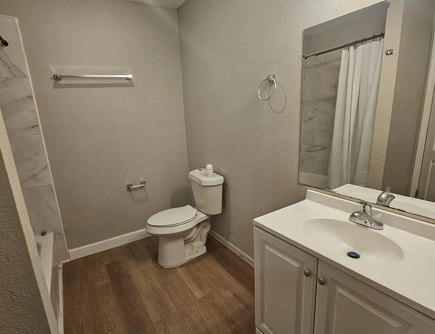 4 bed, 4.0 bath, 3600 sqft, $888 — Photo 4