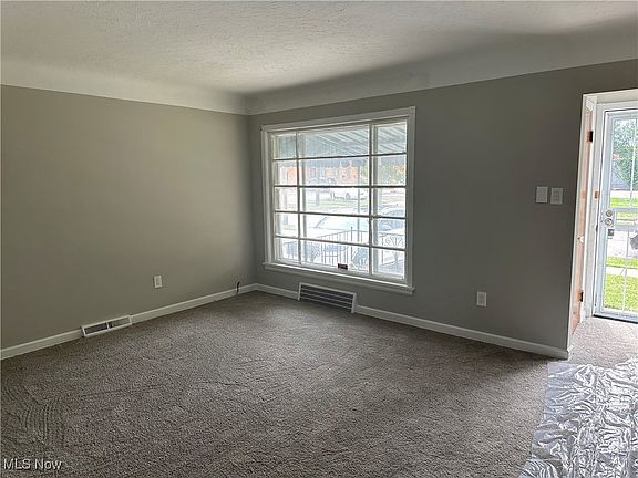 3rd image of 16413 Biltmore Ave
