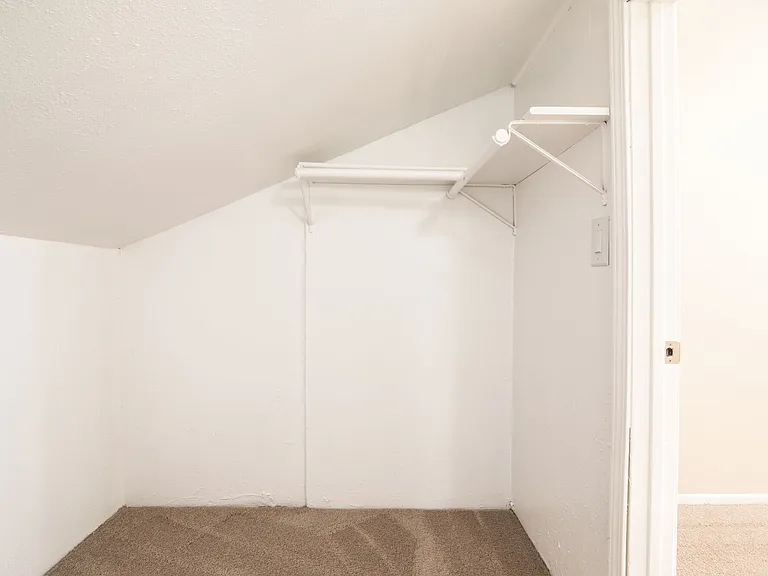 Emerald Ridge Apartments — Photo 45