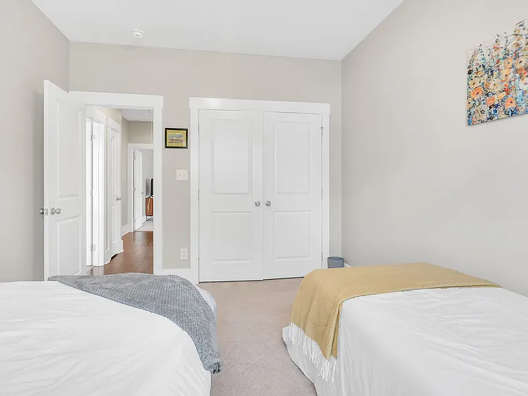 510 Eugene St — Photo 23