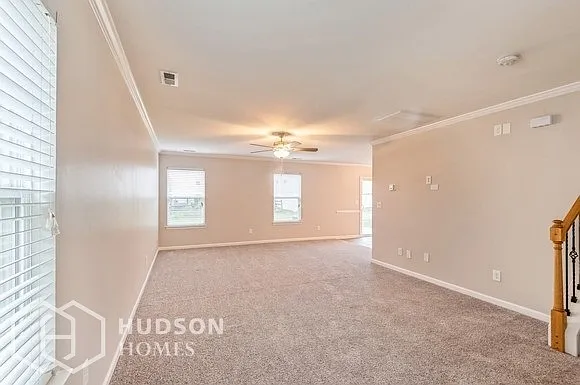 3 bed, 2.5 bath, 1922 sqft, $1,999 — Photo 3