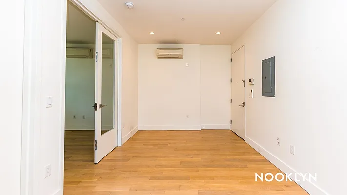 Rented by Nooklyn NYC LLC | media 21