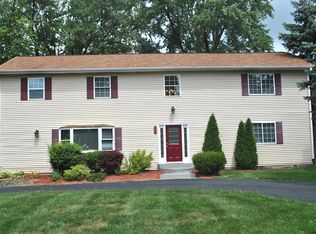 123 83rd St, Willowbrook, IL 60527