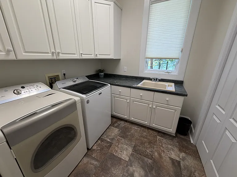 139 Summit Dr — Photo 22